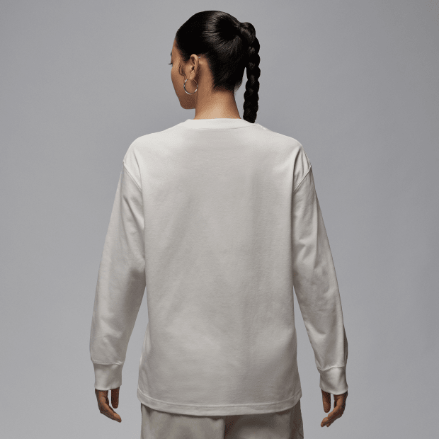 Nike Women's Oversized Graphic Long Sleeve T-Shirt HV0449-1331:1