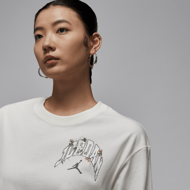 Nike Women's Oversized Graphic Long Sleeve T-Shirt HV0449-1331:1