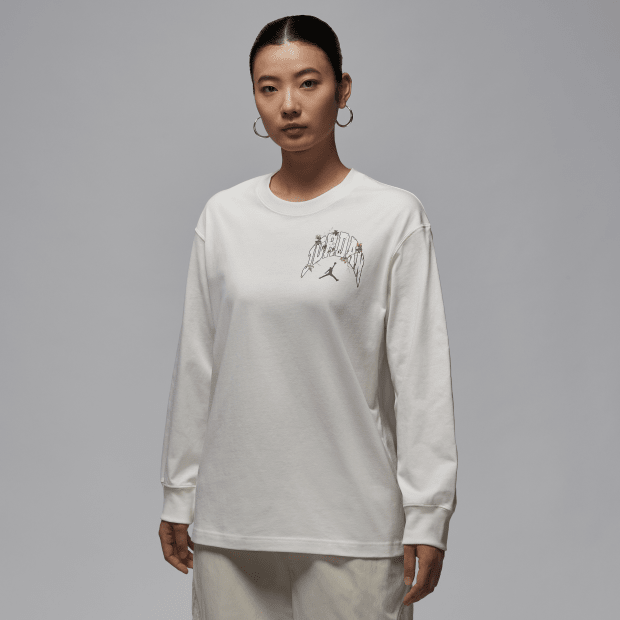 Nike Women's Oversized Graphic Long Sleeve T-Shirt HV0449-1331:1