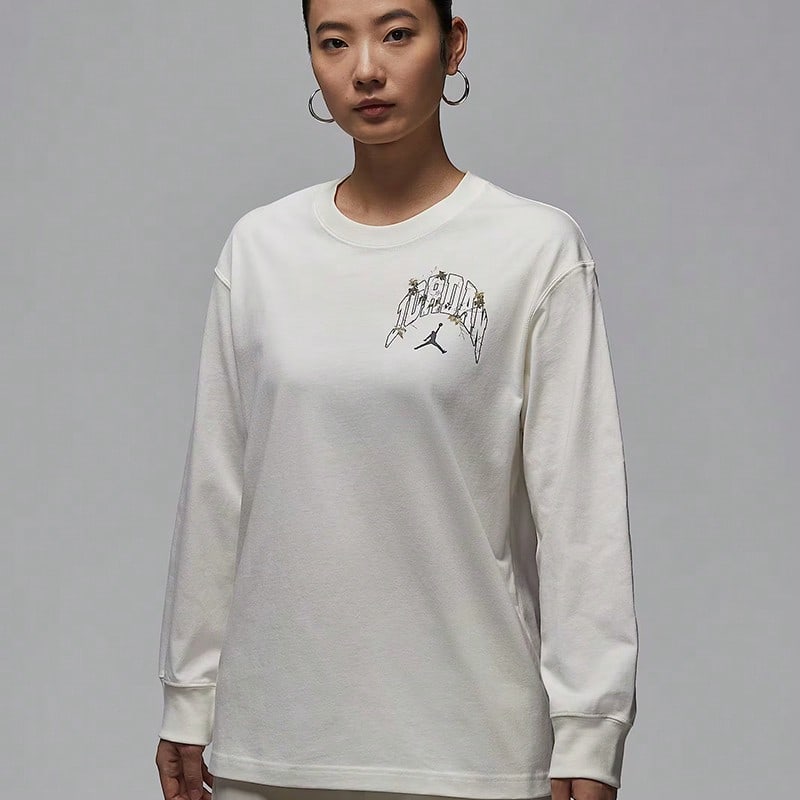 Nike Women's Oversized Graphic Long Sleeve T-Shirt HV0449-1331:1