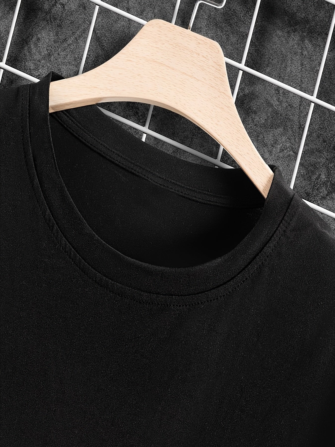 Dirty Naughty Christmas T-Shirt with Ugly Snowman & "That's Not Where You Should Put It..." Saying - Funny Xmas Gift, Unisex Cotton Crew Neck Tee for Men &, Casual Holiday Party Outfit