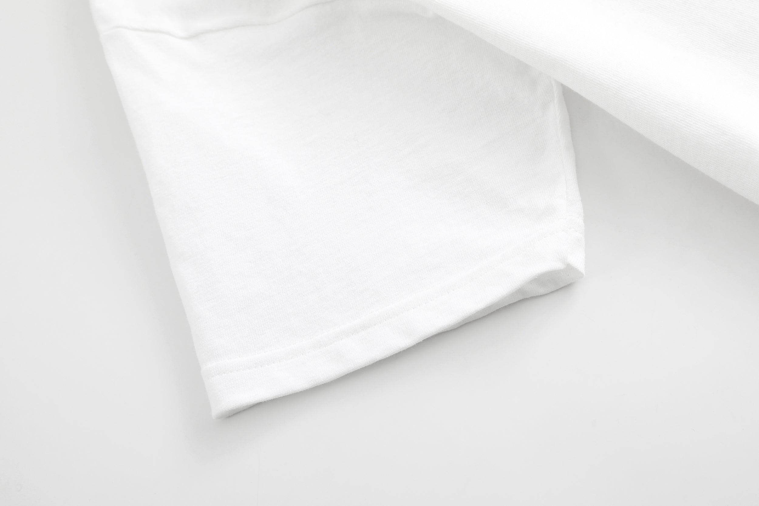 Children's 100% cotton T-shirts are suitable for ages 3-10.