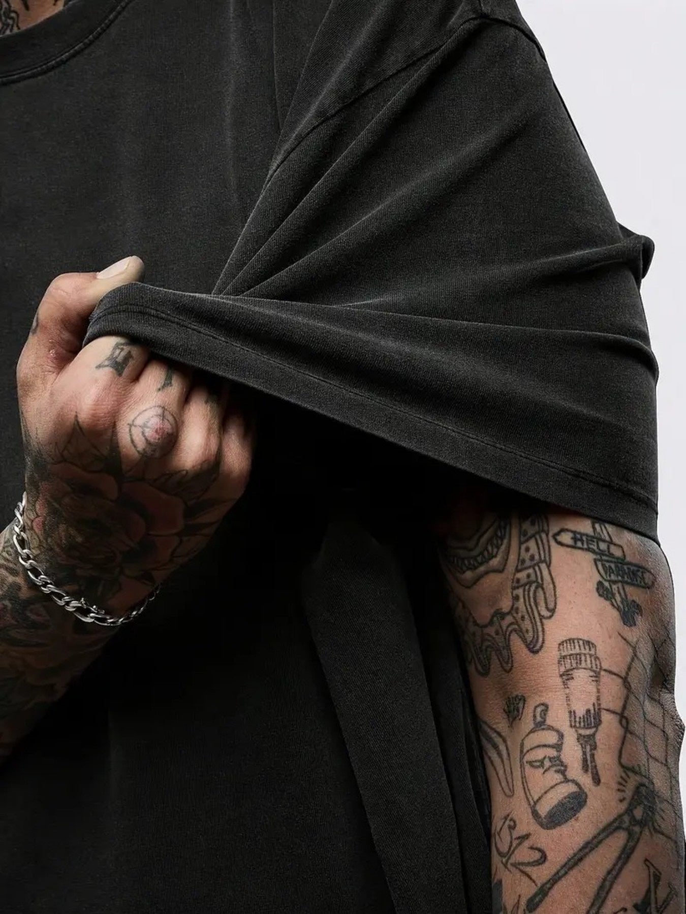 Men's Heavyweight 230gsm Vintage Washed Cotton T-Shirt - Oversized Black & White Distressed Wings Print, Frayed Hem Streetwear Tee for Hip-Hop, Gothic & Casual Outfits (Machine Washable)