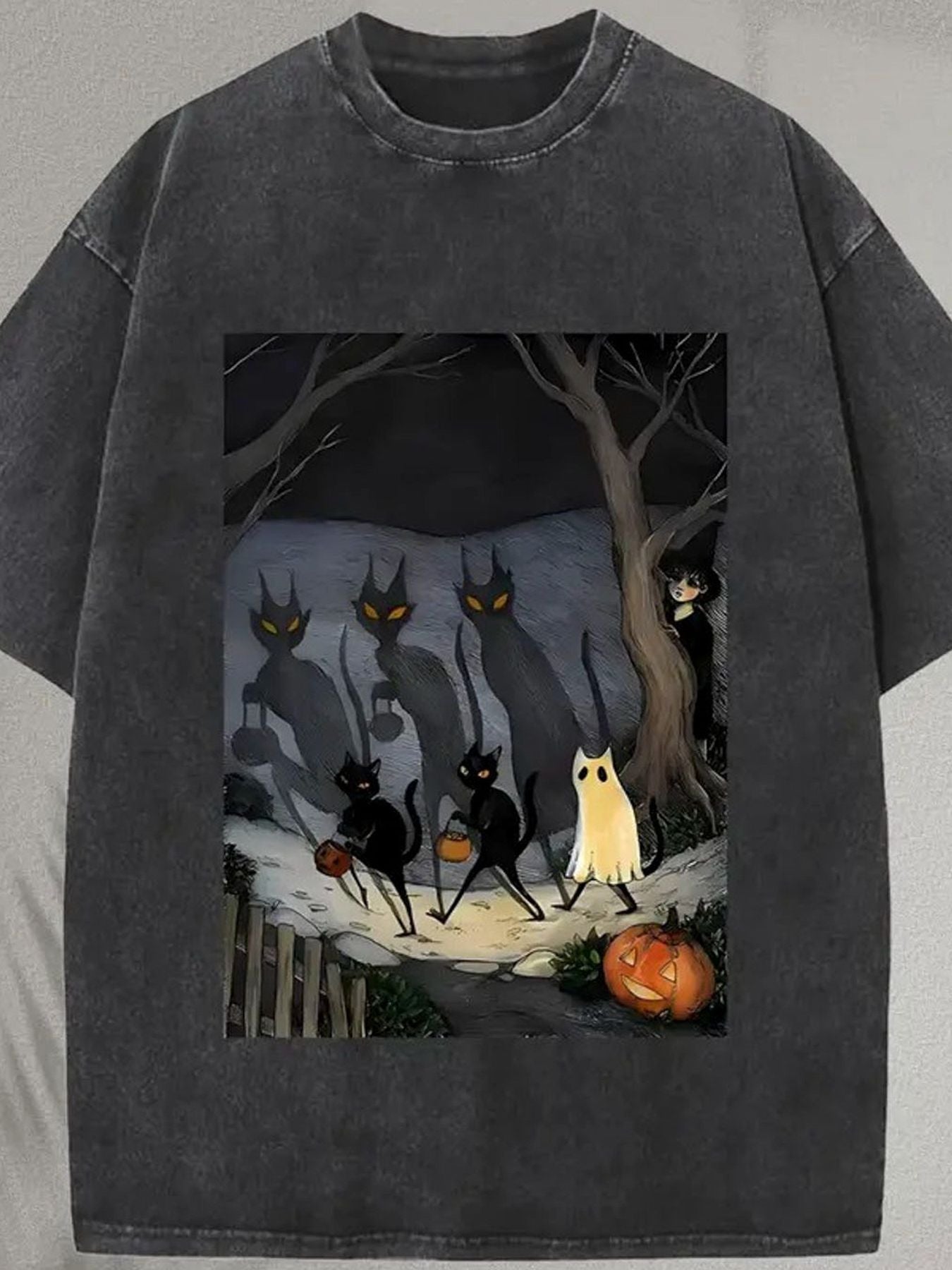 & Women's Retro Washed Cotton T-Shirt Suitable for Halloween - Soft Breathable Short Sleeve Crew Neck Shirt with Witch, Bat & Pumpkin Patch Design, Casual Autumn Outfits, Machine Washable Vintage Top for Year-Round Wear (Unisex)