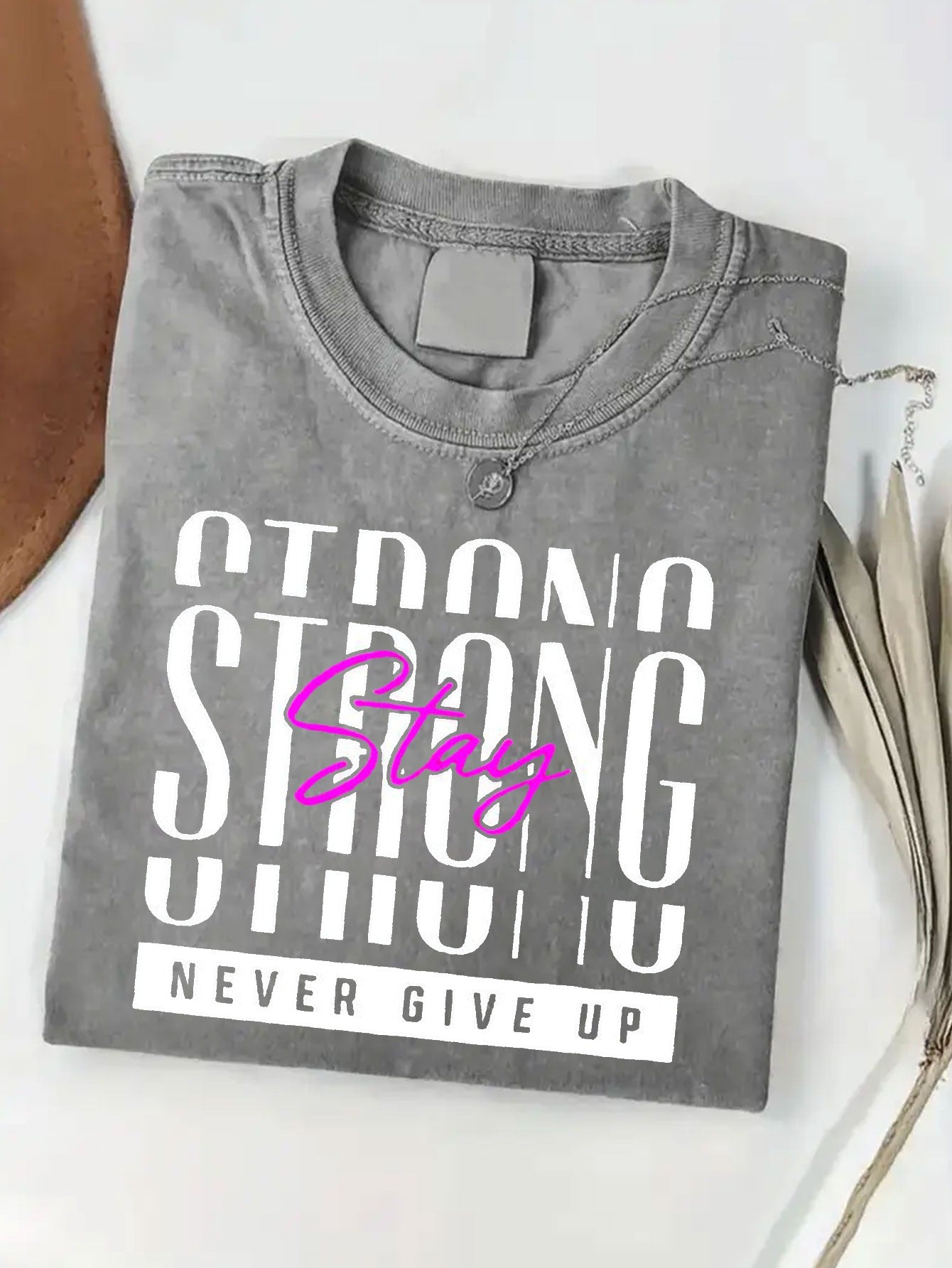 Motivational "Never Give Up" Washed Cotton T-Shirt - Loose Fit Casual Round Neck Tee with Strong Never Give Up Slogan Print, Black, Suitable for Gym, Casual Attire & Year-Round - Machine Washable Apparel