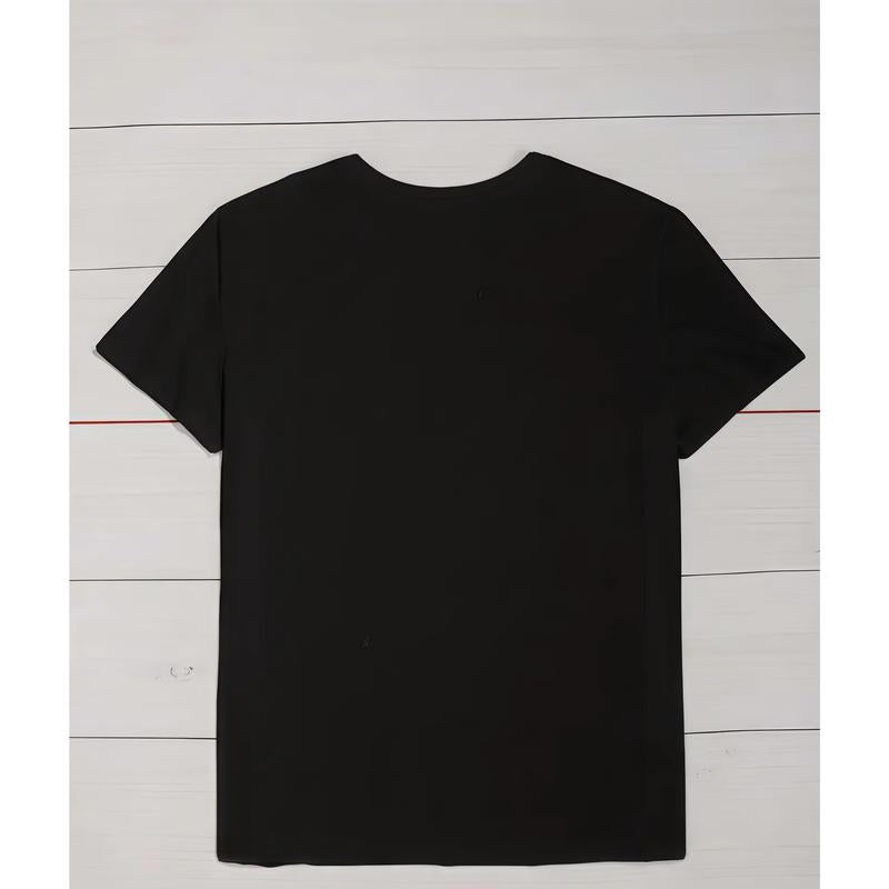 [Graphic T-shirt] Chest Nuts Roasting Funny Naughty Santa Dirty Food Pun Xmas T-Shirt, humorous holiday graphic tee for men and women, perfect Christmas gift for friends and festive parties