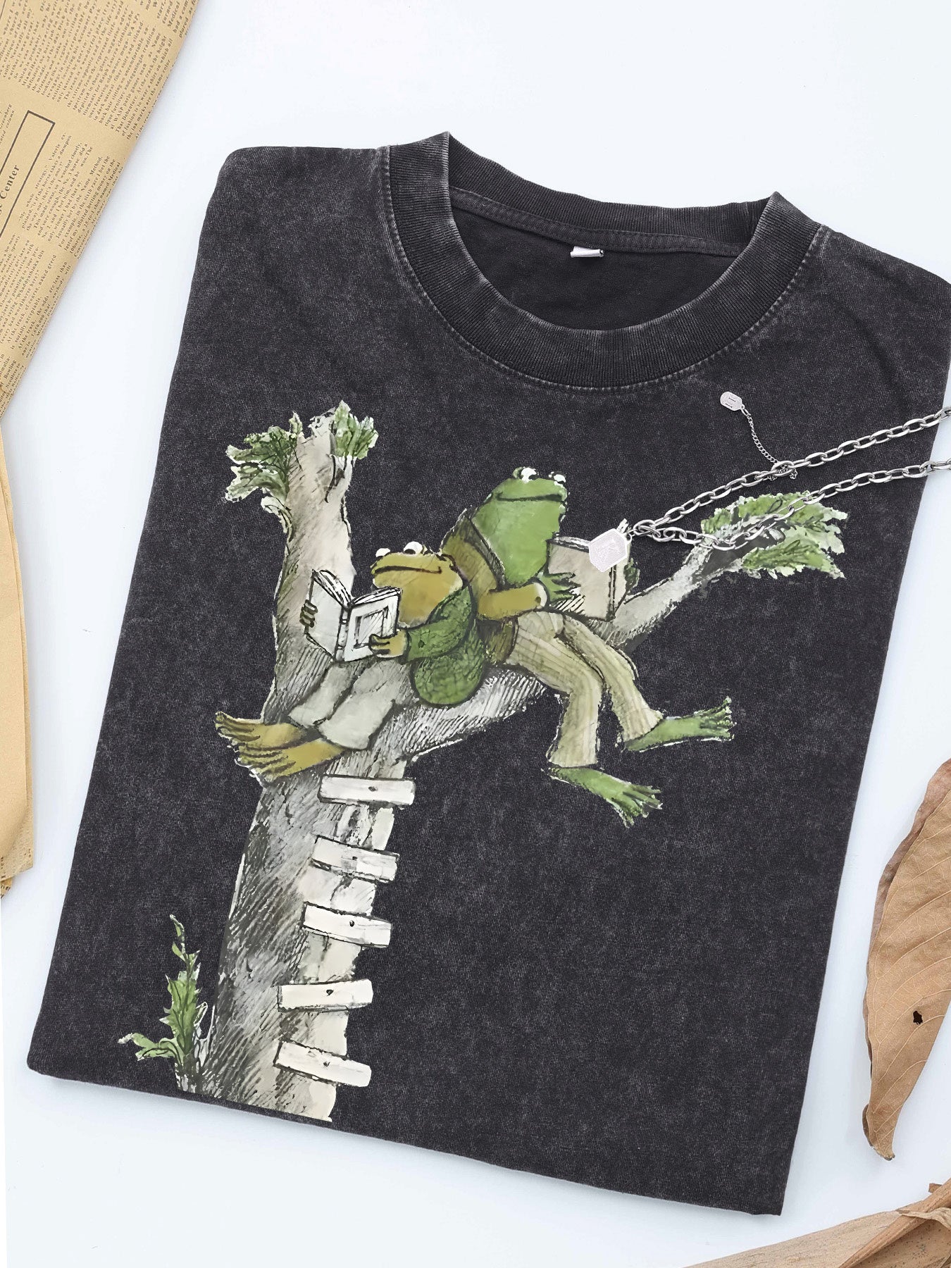 Men's Vintage Washed 230g 100% Cotton T-Shirt - Breathable Black Short Sleeve Tee with Frog Tree Reading Design, Sweat-Wicking Casual Top for all-Season, Machine Washable Gift for Book Lovers